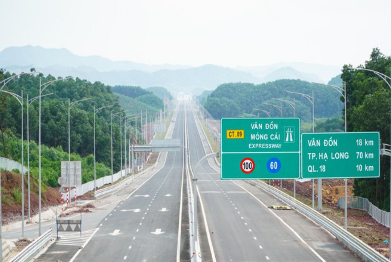 Cao tốc Vân Đồn - Móng Cái dự kiến đưa vào khai thác tháng 4/2022, tạo trục giao thông kết nối chiến lược quan trọng, phát triển KKT Cửa khẩu Móng Cái